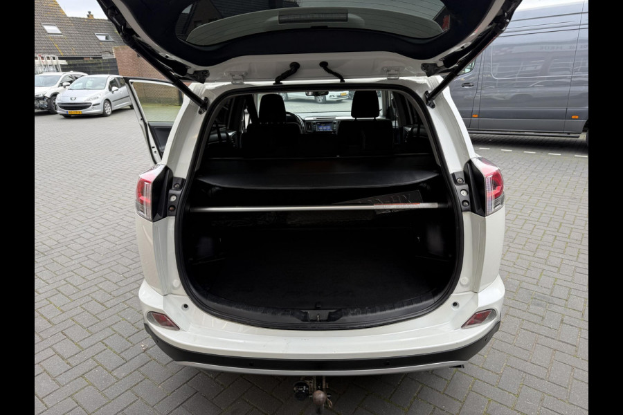 Toyota RAV4 2.5 Hybrid AWD 4x4 Dynamic | 1650kg Trekgewicht geremd | Automaat | Trekhaak | Camera | NL-Auto |