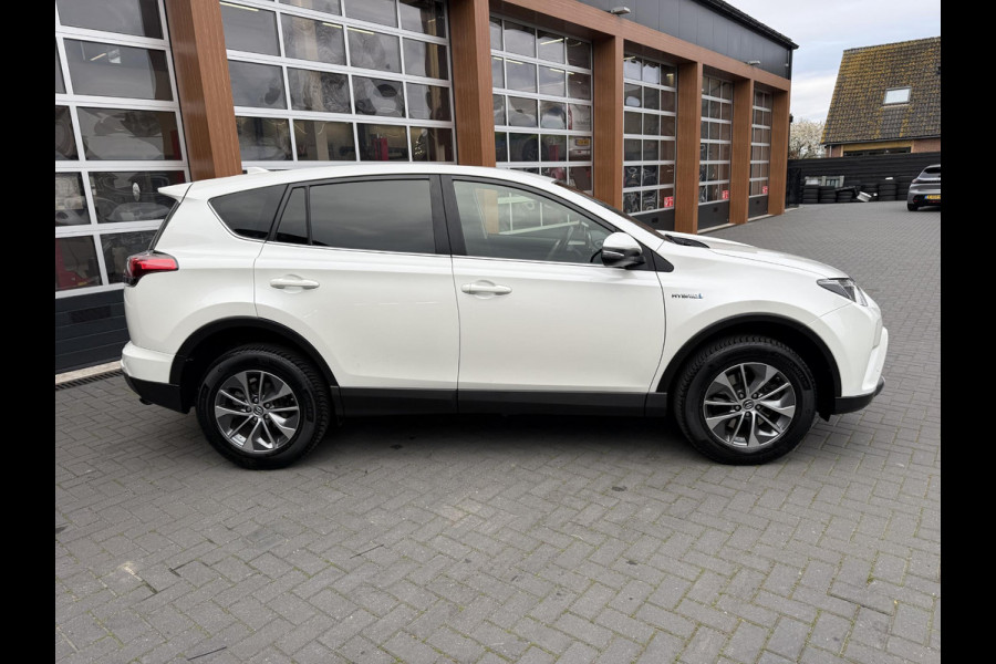 Toyota RAV4 2.5 Hybrid AWD 4x4 Dynamic | 1650kg Trekgewicht geremd | Automaat | Trekhaak | Camera | NL-Auto |