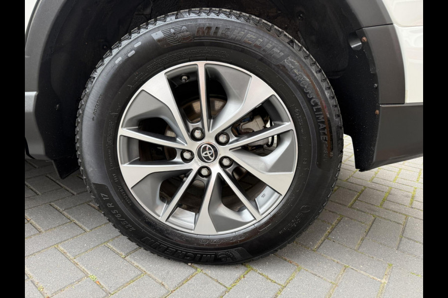 Toyota RAV4 2.5 Hybrid AWD 4x4 Dynamic | 1650kg Trekgewicht geremd | Automaat | Trekhaak | Camera | NL-Auto |