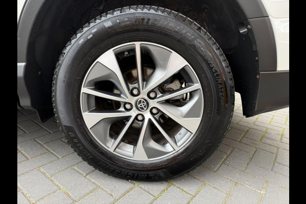 Toyota RAV4 2.5 Hybrid AWD 4x4 Dynamic | 1650kg Trekgewicht geremd | Automaat | Trekhaak | Camera | NL-Auto |