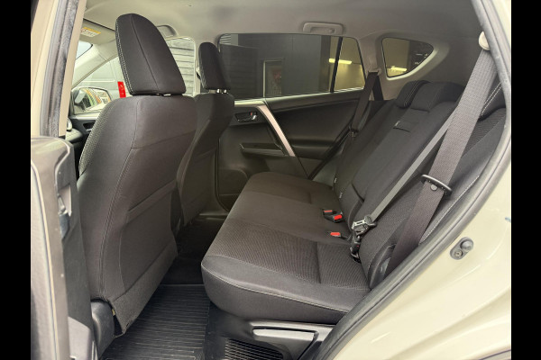 Toyota RAV4 2.5 Hybrid AWD 4x4 Dynamic | 1650kg Trekgewicht geremd | Automaat | Trekhaak | Camera | NL-Auto |