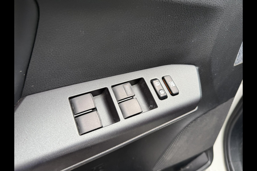 Toyota RAV4 2.5 Hybrid AWD 4x4 Dynamic | 1650kg Trekgewicht geremd | Automaat | Trekhaak | Camera | NL-Auto |