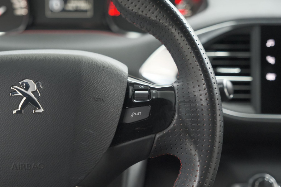 Peugeot 308 SW PureTech 130 GT-line | Trekhaak | Panoramadak | Camera | Alcantara Bekleding | Dodehoekdetectie