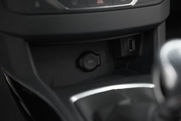 Peugeot 308 SW PureTech 130 GT-line | Trekhaak | Panoramadak | Camera | Alcantara Bekleding | Dodehoekdetectie