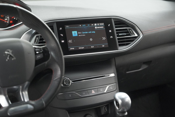 Peugeot 308 SW PureTech 130 GT-line | Trekhaak | Panoramadak | Camera | Alcantara Bekleding | Dodehoekdetectie