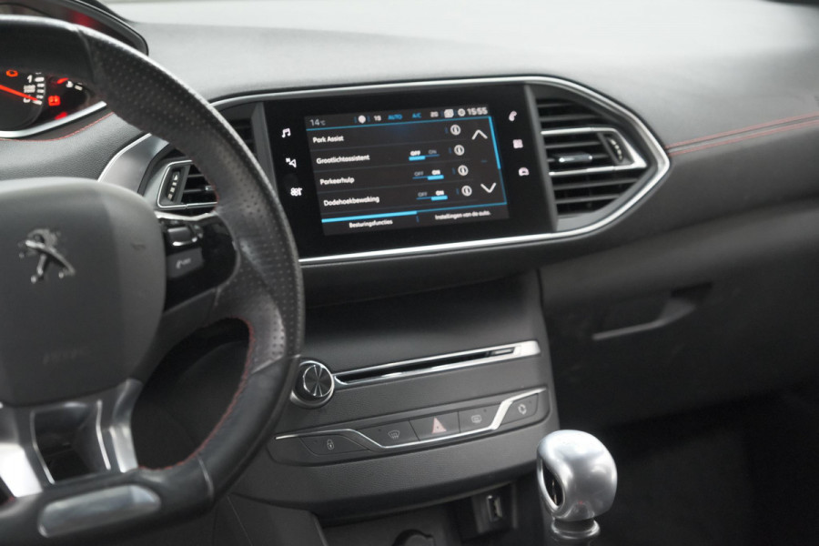 Peugeot 308 SW PureTech 130 GT-line | Trekhaak | Panoramadak | Camera | Alcantara Bekleding | Dodehoekdetectie