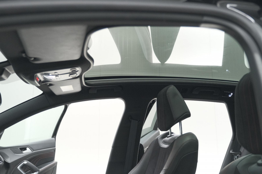 Peugeot 308 SW PureTech 130 GT-line | Trekhaak | Panoramadak | Camera | Alcantara Bekleding | Dodehoekdetectie