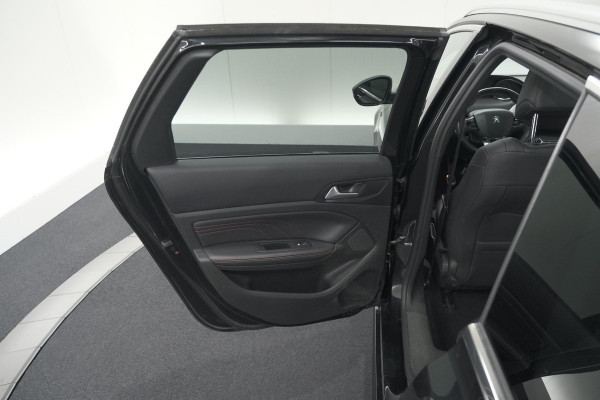 Peugeot 308 SW PureTech 130 GT-line | Trekhaak | Panoramadak | Camera | Alcantara Bekleding | Dodehoekdetectie
