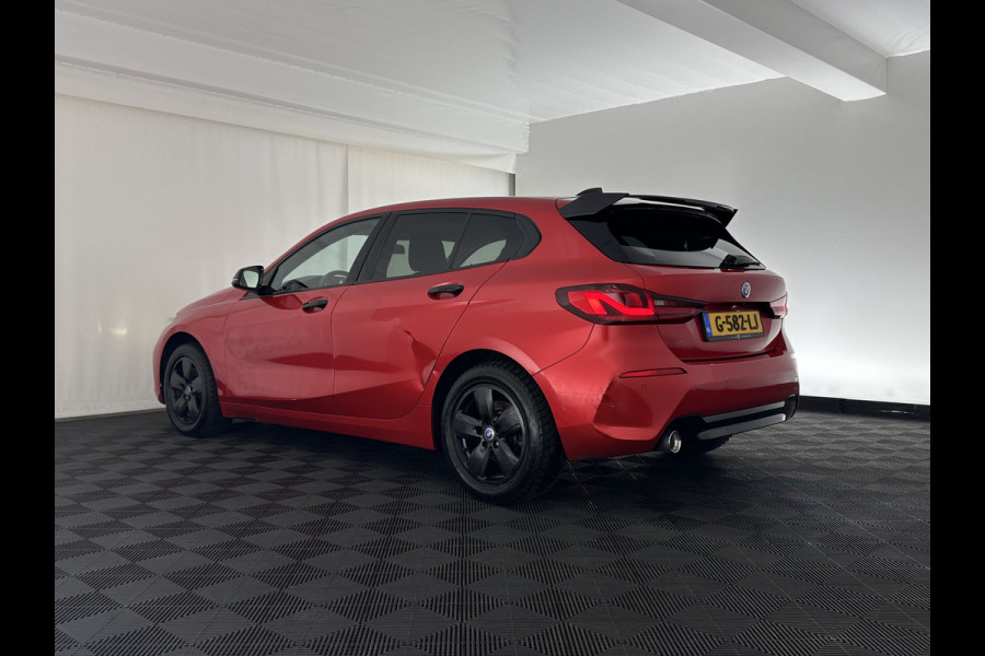 BMW 1-serie 116D EXECUTIVE EDITION *DIGI-COCKPIT | FULL-LED | NAVI-FULLMAP | AMBIENT-LIGHT | CRUISE | KEYLESS | PRIVACY-GLASS | ECC | PDC | 16"ALU*