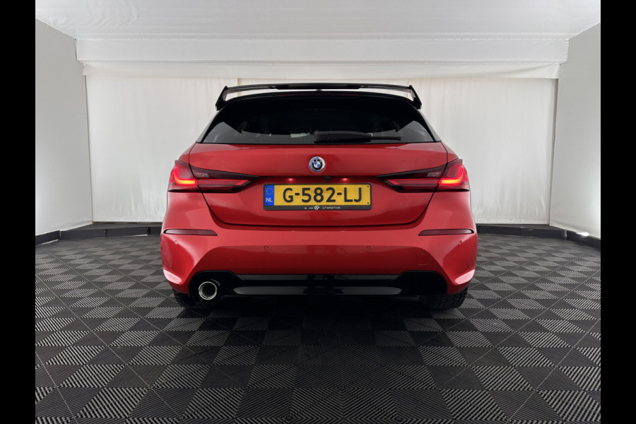 BMW 1-serie 116D EXECUTIVE EDITION *DIGI-COCKPIT | FULL-LED | NAVI-FULLMAP | AMBIENT-LIGHT | CRUISE | KEYLESS | PRIVACY-GLASS | ECC | PDC | 16"ALU*