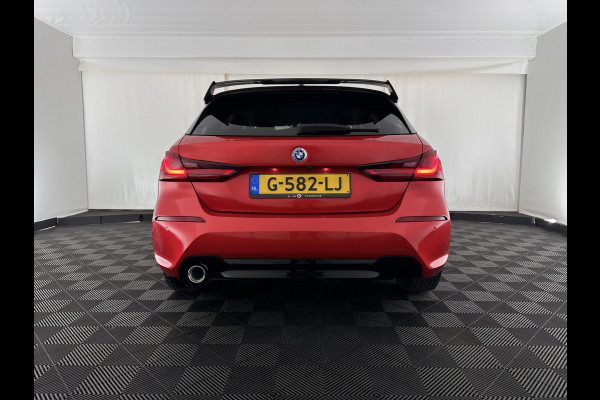 BMW 1-serie 116D EXECUTIVE EDITION *DIGI-COCKPIT | FULL-LED | NAVI-FULLMAP | AMBIENT-LIGHT | CRUISE | KEYLESS | PRIVACY-GLASS | ECC | PDC | 16"ALU*