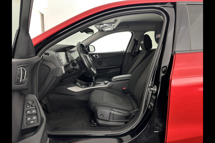 BMW 1-serie 116D EXECUTIVE EDITION *DIGI-COCKPIT | FULL-LED | NAVI-FULLMAP | AMBIENT-LIGHT | CRUISE | KEYLESS | PRIVACY-GLASS | ECC | PDC | 16"ALU*