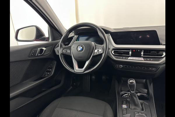 BMW 1-serie 116D EXECUTIVE EDITION *DIGI-COCKPIT | FULL-LED | NAVI-FULLMAP | AMBIENT-LIGHT | CRUISE | KEYLESS | PRIVACY-GLASS | ECC | PDC | 16"ALU*