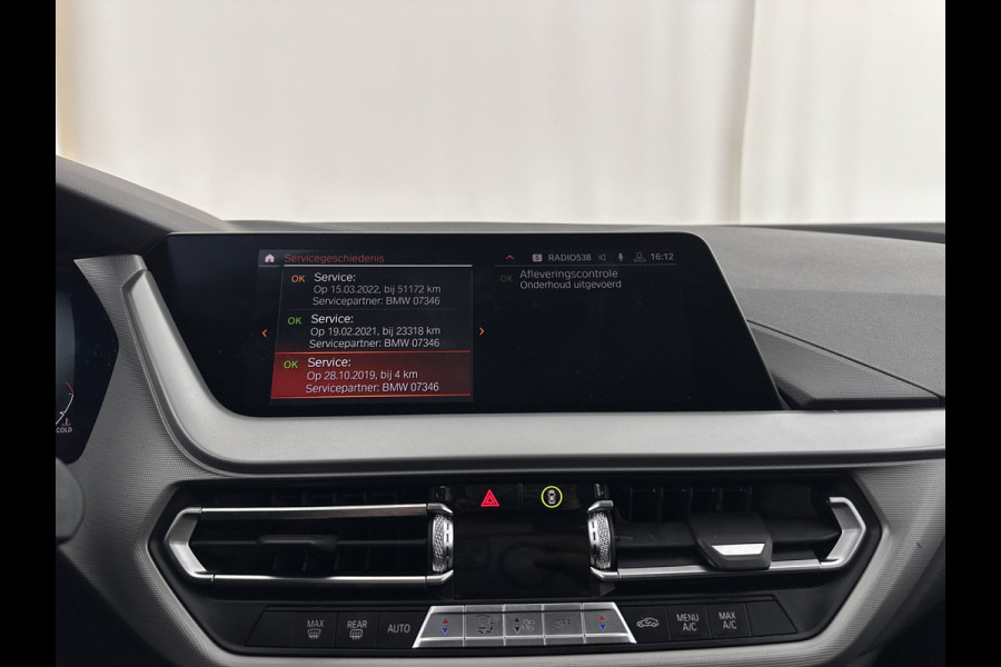 BMW 1-serie 116D EXECUTIVE EDITION *DIGI-COCKPIT | FULL-LED | NAVI-FULLMAP | AMBIENT-LIGHT | CRUISE | KEYLESS | PRIVACY-GLASS | ECC | PDC | 16"ALU*