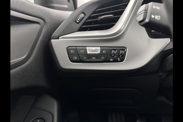 BMW 1-serie 116D EXECUTIVE EDITION *DIGI-COCKPIT | FULL-LED | NAVI-FULLMAP | AMBIENT-LIGHT | CRUISE | KEYLESS | PRIVACY-GLASS | ECC | PDC | 16"ALU*