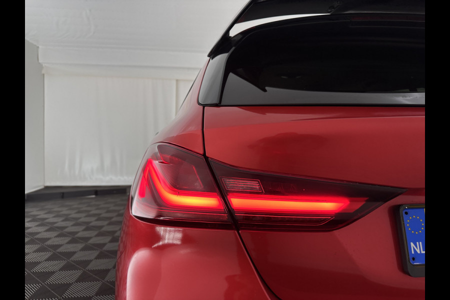 BMW 1-serie 116D EXECUTIVE EDITION *DIGI-COCKPIT | FULL-LED | NAVI-FULLMAP | AMBIENT-LIGHT | CRUISE | KEYLESS | PRIVACY-GLASS | ECC | PDC | 16"ALU*