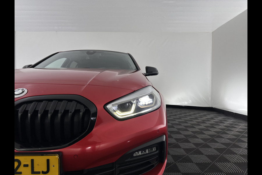 BMW 1-serie 116D EXECUTIVE EDITION *DIGI-COCKPIT | FULL-LED | NAVI-FULLMAP | AMBIENT-LIGHT | CRUISE | KEYLESS | PRIVACY-GLASS | ECC | PDC | 16"ALU*