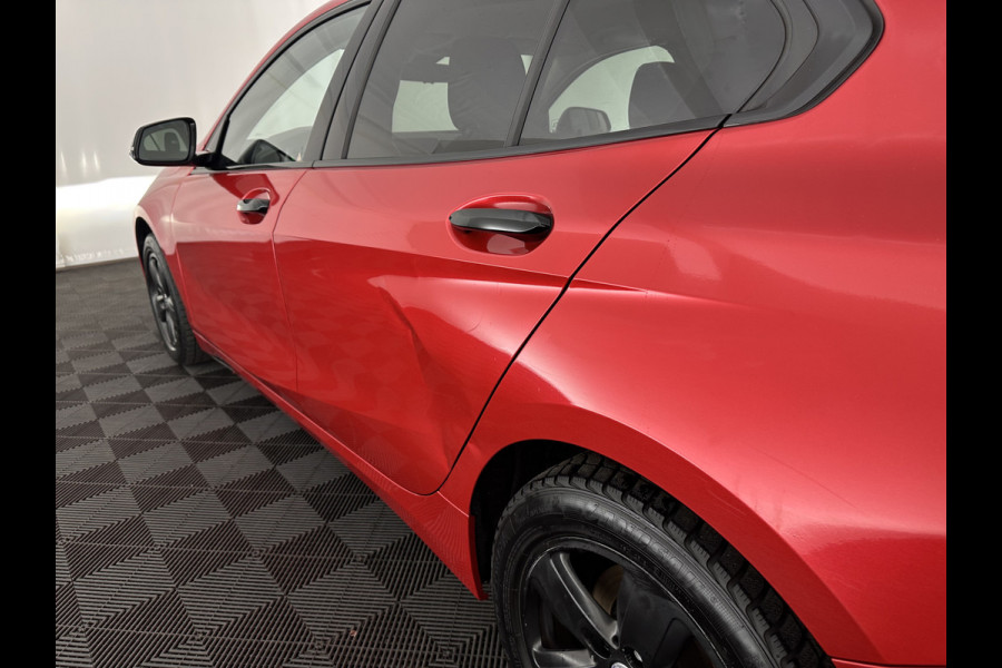 BMW 1-serie 116D EXECUTIVE EDITION *DIGI-COCKPIT | FULL-LED | NAVI-FULLMAP | AMBIENT-LIGHT | CRUISE | KEYLESS | PRIVACY-GLASS | ECC | PDC | 16"ALU*