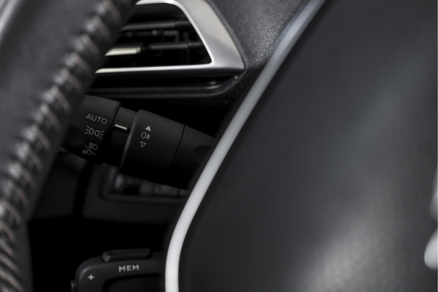 Peugeot 3008 1.2 PureTech 130 PK Active Pack Business Orig. NL | Dig. Cockpit | Cruise | PDC | NAV + App. Conncect | ECC | Afn. Trekhaak | LM 19" |