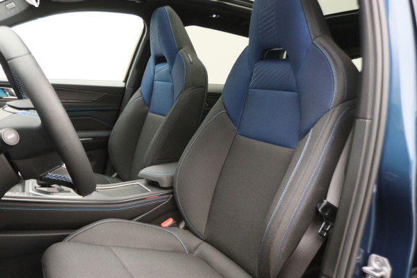 Lynk & Co 01 1.5 Plug-in Hybrid 360° Camera, Panoramadak, Zwarte hemel, ACC, Apple Carplay, DAB, 20''