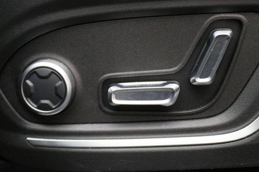 Lynk & Co 01 1.5 Plug-in Hybrid 360° Camera, Panoramadak, Zwarte hemel, ACC, Apple Carplay, DAB, 20''