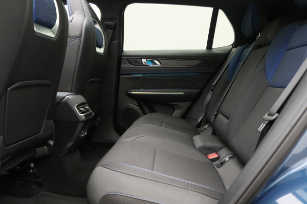 Lynk & Co 01 1.5 Plug-in Hybrid 360° Camera, Panoramadak, Zwarte hemel, ACC, Apple Carplay, DAB, 20''