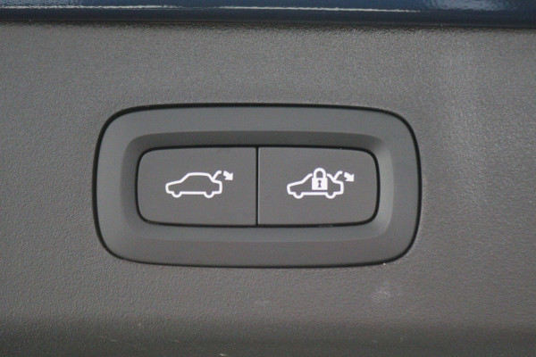 Lynk & Co 01 1.5 Plug-in Hybrid 360° Camera, Panoramadak, Zwarte hemel, ACC, Apple Carplay, DAB, 20''