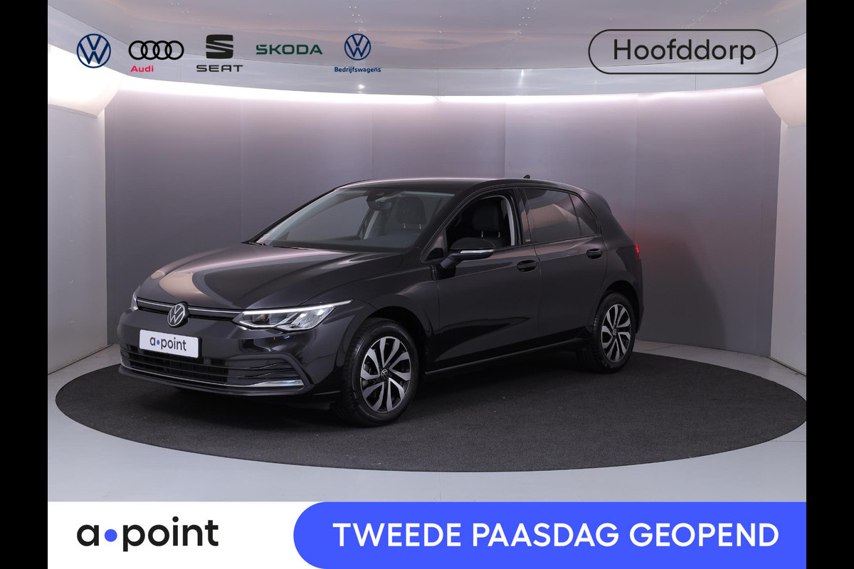 Volkswagen Golf 1.5 eTSI Life Business 130PK DSG | Navigatie | Stoel en stuurverwarming | Parkeersensoren voor en achter |