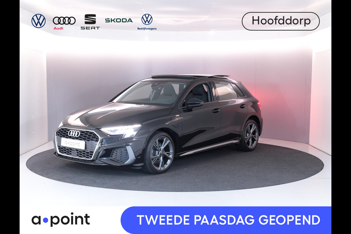 Audi A3 Sportback 40 TFSI e S-Line 204 pk S-tronic | SOH 99% | Private lease vanaf €603,- | Panoramadak | Parkeersensoren (Park assist) | Achteruitrijcamera | Stoelverwarming | S-Line exterieur |