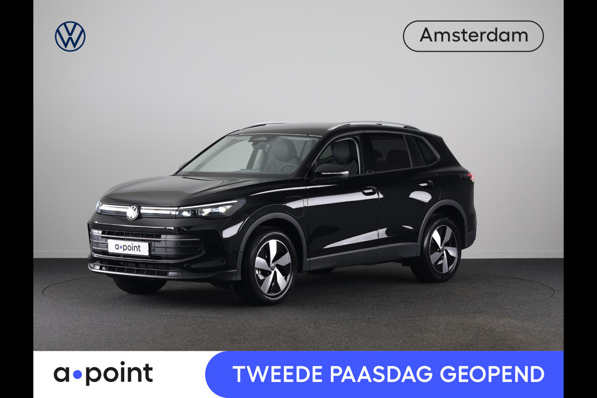 Volkswagen Tiguan 1.5 eHybrid Life 204 PK | Navigatie | Wegklapbare trekhaak | Verlengde garantie