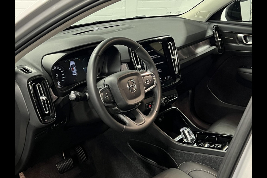 Volvo XC40 1.5 T5 Plug-in hybrid Ultimate Dark Trekhaak | Adapt. cruise | Open dak | Stuur-/stoelverwarming | Achteruitrij camera | Memory | Leder