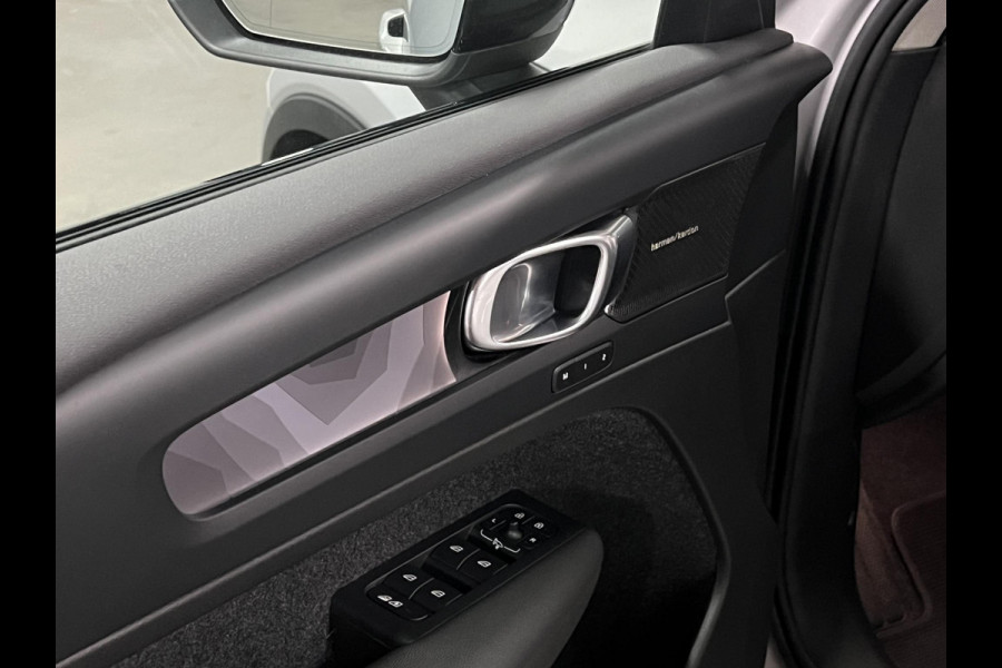 Volvo XC40 1.5 T5 Plug-in hybrid Ultimate Dark Trekhaak | Adapt. cruise | Open dak | Stuur-/stoelverwarming | Achteruitrij camera | Memory | Leder