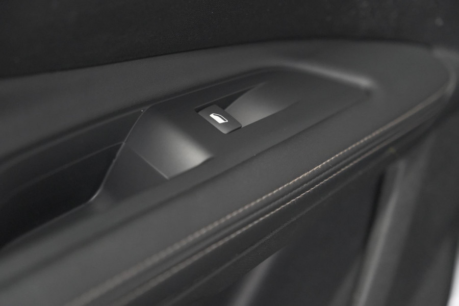 Peugeot 3008 PureTech 130 EAT6 Blue Lease Premium | Camera | Apple Carplay | Parkeersensoren | Climate Control