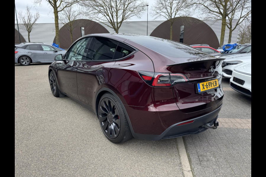 Tesla Model Y Performance AWD 75 kWh AFNEEMBARE TREKHAAK| CHERRY RED| VOLLEDIGE TESLA GARANTIE TOT 14-12-2027 OF 80K KM|1STE EIGENAAR ORIG. NL| AUTOPILOT| STOELVERWARMING VOOR + ACHTER|