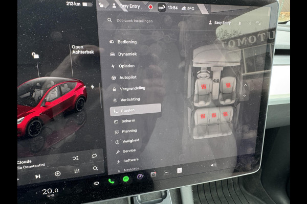 Tesla Model Y Performance AWD 75 kWh AFNEEMBARE TREKHAAK| CHERRY RED| VOLLEDIGE TESLA GARANTIE TOT 14-12-2027 OF 80K KM|1STE EIGENAAR ORIG. NL| AUTOPILOT| STOELVERWARMING VOOR + ACHTER|