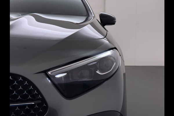 Mercedes-Benz A-Klasse 250e AMG // istronic // Panoramadak // Headup // 360 Camera // 19" // Carplay // Sfeerverlichting // Nightpakket // Memory
