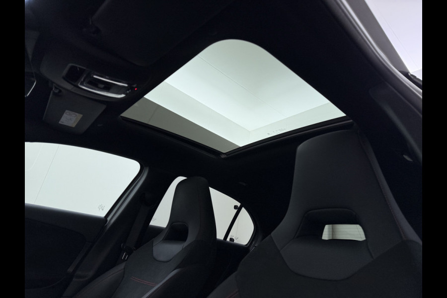 Mercedes-Benz A-Klasse 250e AMG // istronic // Panoramadak // Headup // 360 Camera // 19" // Carplay // Sfeerverlichting // Nightpakket // Memory