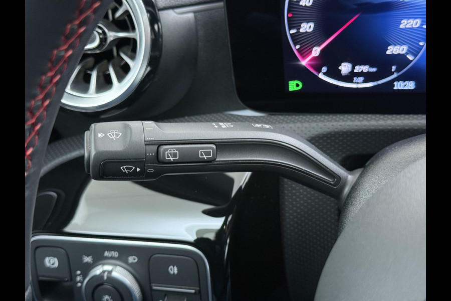 Mercedes-Benz A-Klasse 250e AMG // istronic // Panoramadak // Headup // 360 Camera // 19" // Carplay // Sfeerverlichting // Nightpakket // Memory
