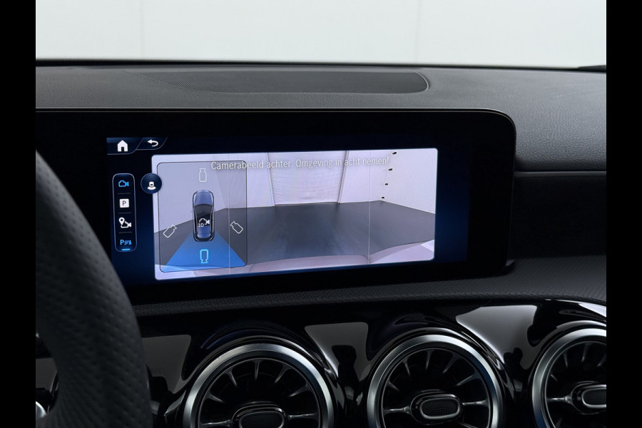 Mercedes-Benz A-Klasse 250e AMG // istronic // Panoramadak // Headup // 360 Camera // 19" // Carplay // Sfeerverlichting // Nightpakket // Memory