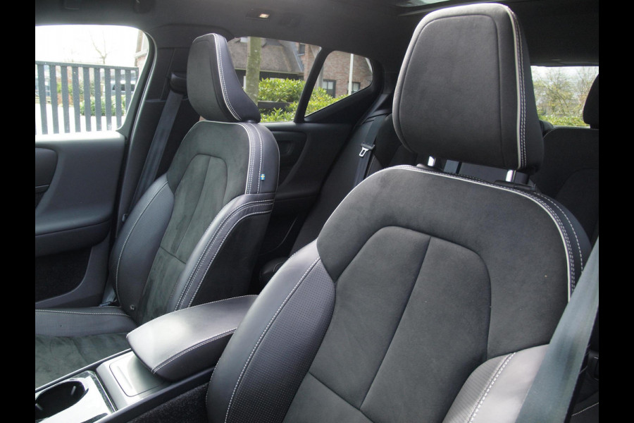 Volvo XC40 Recharge P8 AWD R-Design | SOH 92% | Panoramadak | Harman Kardon | Trekhaak | 360 Camera |