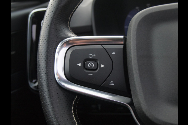 Volvo XC40 Recharge P8 AWD R-Design | SOH 92% | Panoramadak | Harman Kardon | Trekhaak | 360 Camera |