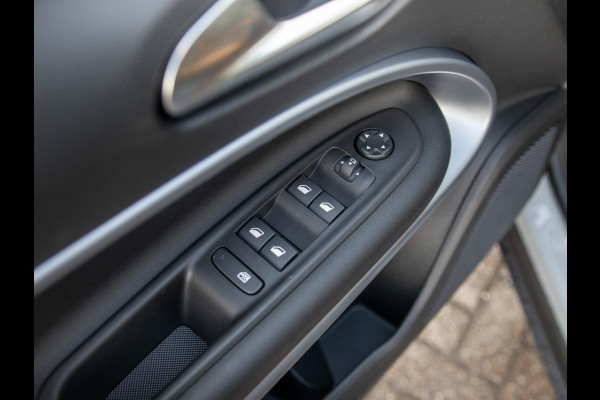 Jeep Avenger 1.2T 4xe The North Face | Actieprijs! | Clima | Apple Carplay | Adapt. Cruise | Elektr. A-Klep | Keyless | Navi | Stoel&Stuurverwarming