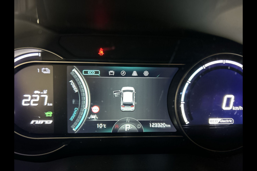 Kia e-Niro DynamicLine 64 kWh | Voorstoel verwamd | Cruise control | Soh (batterijcheck) Waarde 94,7 %