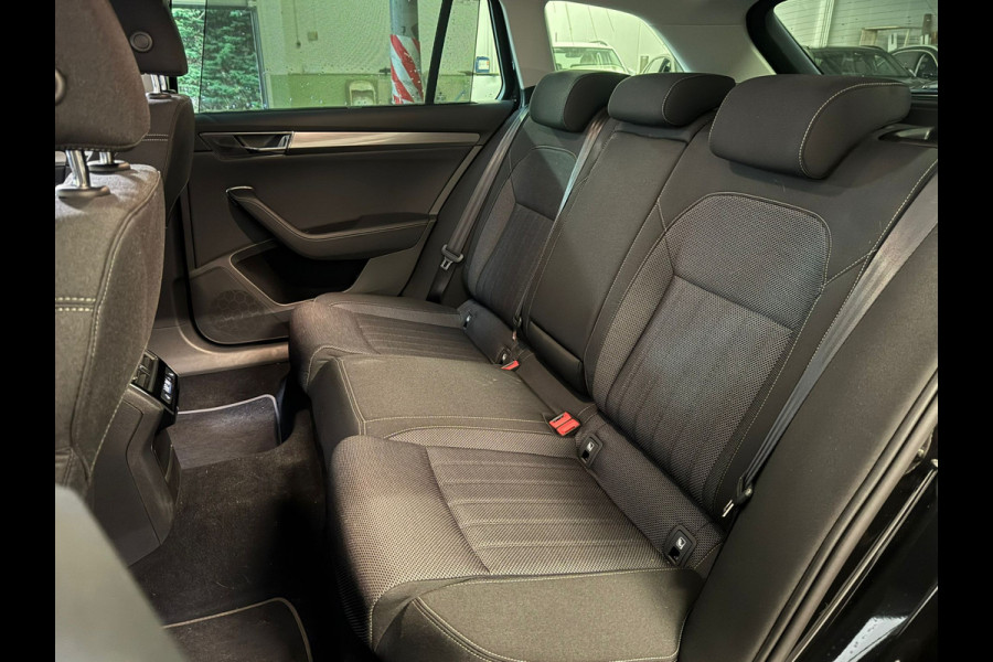 Škoda Superb Combi iV 218PK DSG HYBRID BUSINESS CAMERA/NAVI/VIRTUAL/STUURVERW.
