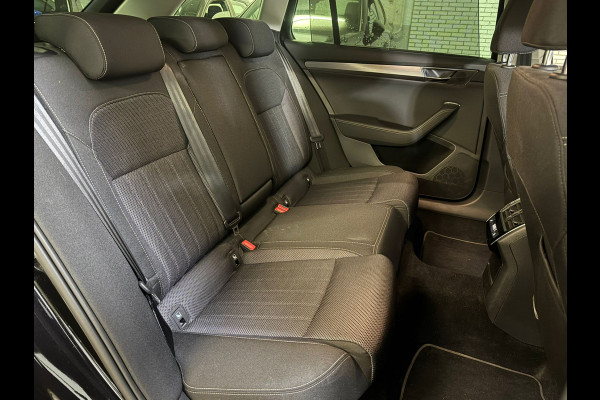 Škoda Superb Combi iV 218PK DSG HYBRID BUSINESS CAMERA/NAVI/VIRTUAL/STUURVERW.