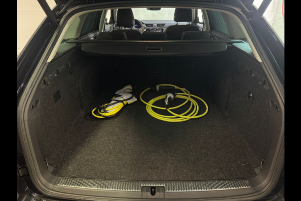 Škoda Superb Combi iV 218PK DSG HYBRID BUSINESS CAMERA/NAVI/VIRTUAL/STUURVERW.