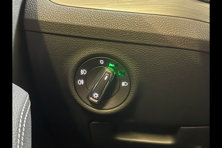 Škoda Superb Combi iV 218PK DSG HYBRID BUSINESS CAMERA/NAVI/VIRTUAL/STUURVERW.