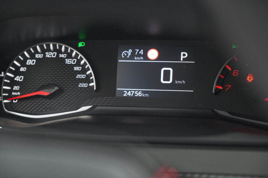 Peugeot 2008 PureTech 130 EAT8 Allure Pack | Trekhaak | Camera | Navigatie | Parkeersensoren