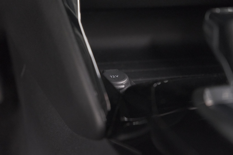 Peugeot 2008 PureTech 130 EAT8 Allure Pack | Trekhaak | Camera | Navigatie | Parkeersensoren