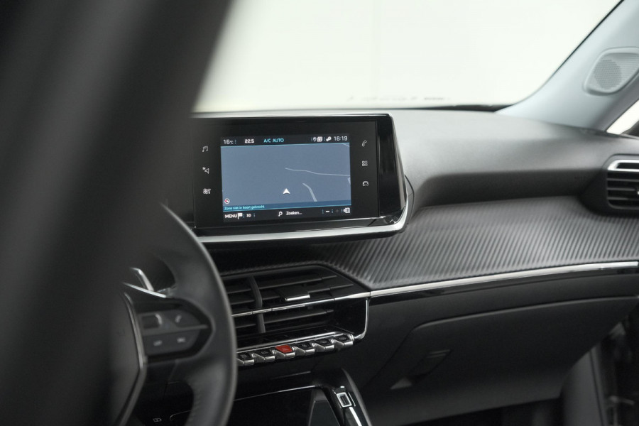 Peugeot 2008 PureTech 130 EAT8 Allure Pack | Trekhaak | Camera | Navigatie | Parkeersensoren